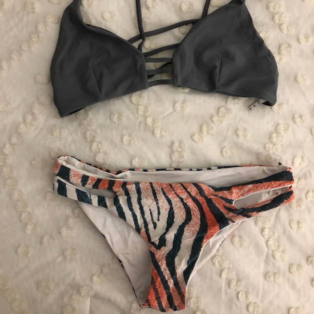 L*Space tiger bottom. Reversible to cream. Top is grey Zaful just to match